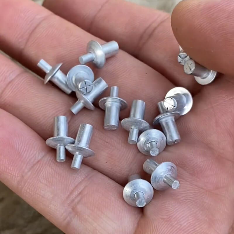 Aluminum core rivets with round head