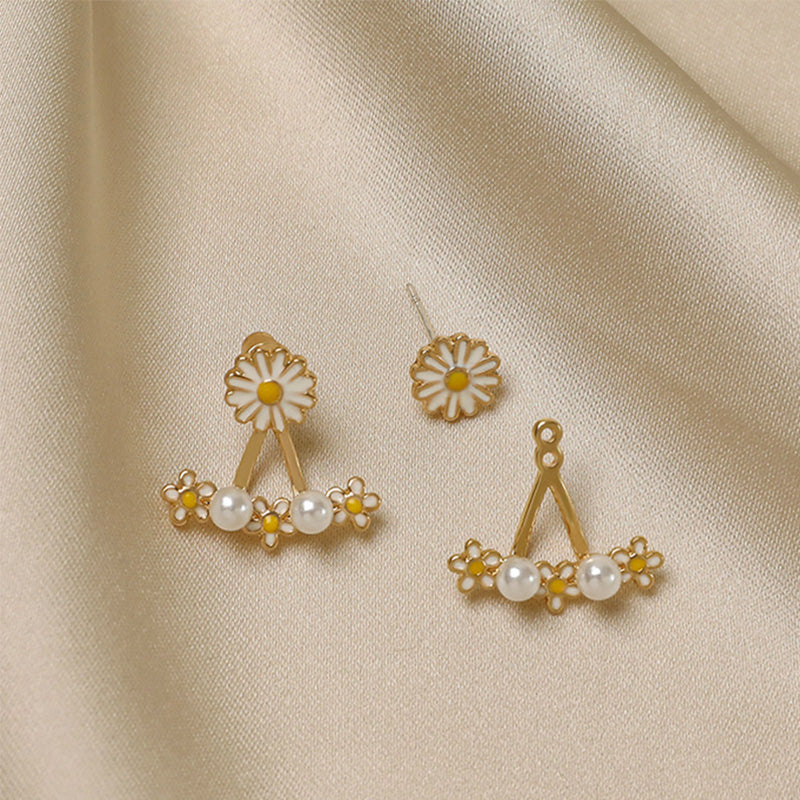 Daisy Pearl Earrings