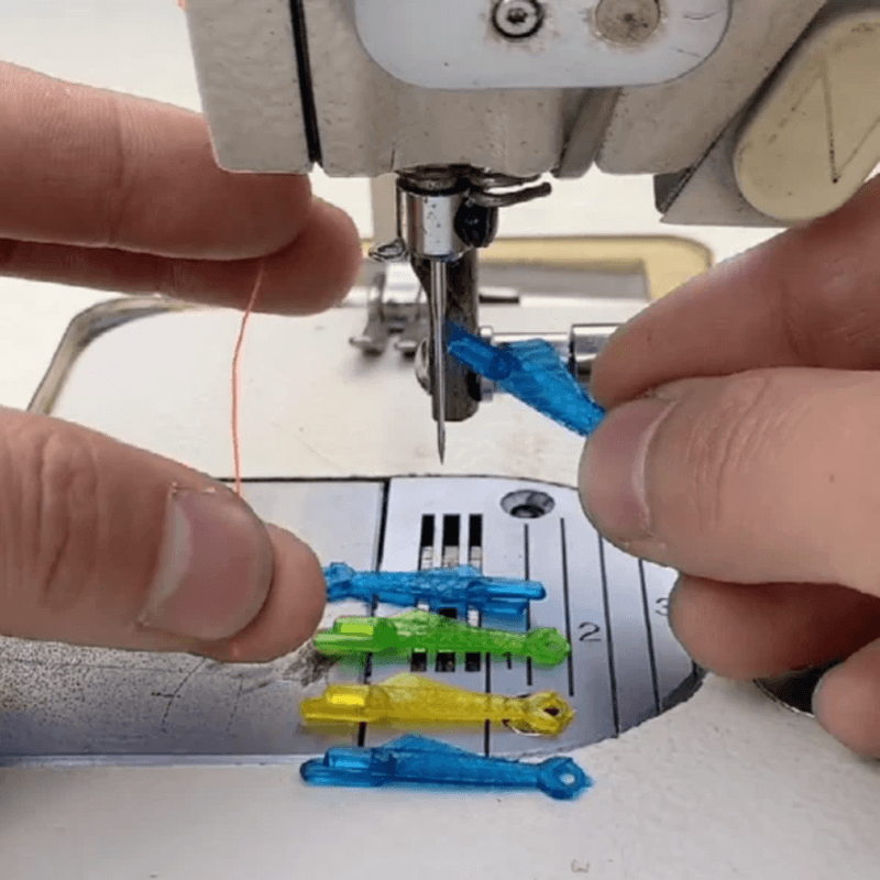 Fish type needle threader