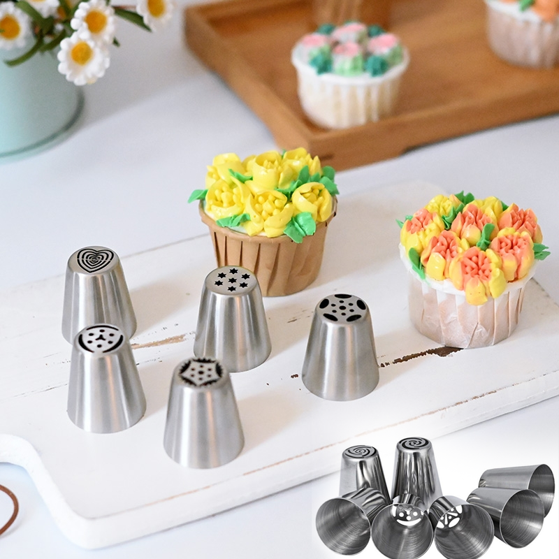Stainless steel spout set (13 pieces) for cupcakes and cake decoration action