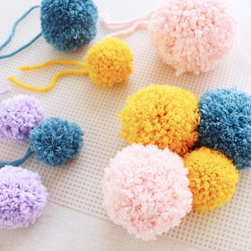 Clapfun™ Multipurpose Pom-Pom Maker (1 Set)